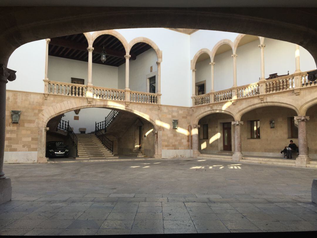 Patio interior de la Audiencia Provincial 