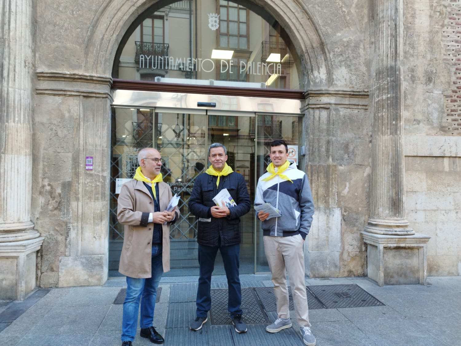 ¡Vamos Palencia! a las puertas del edificio de Agustinas Canónigas