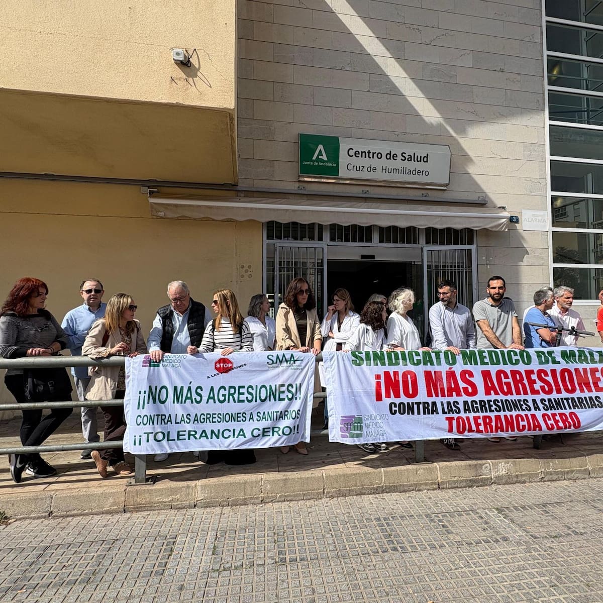 Amenazadas de muerte tres médicas de los centros de salud de Capuchinos y Cruz de Humilladero