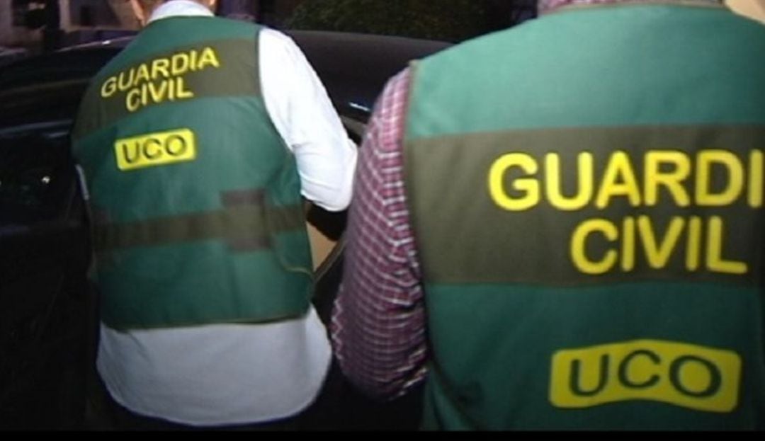 Agentes de la UCO de la Guardia Civil