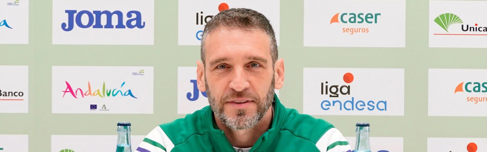 Ibon Navarro comparece en rueda de prensa con Unicaja