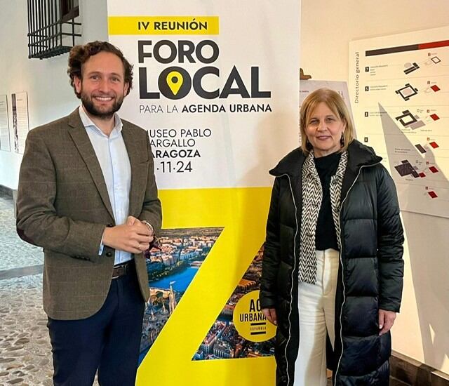 Isaac Claver con la presidenta de la FEMP, María José García Pelayo