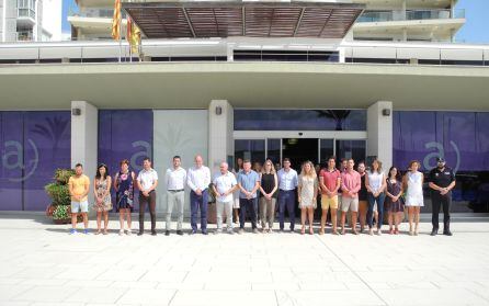 Imagen del minuto de silencio en el Ayuntamiento de Sant Antoni