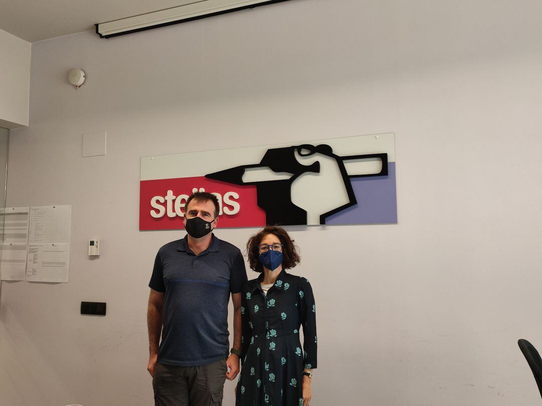 Raúl López y Diana Bruños de Steilas.