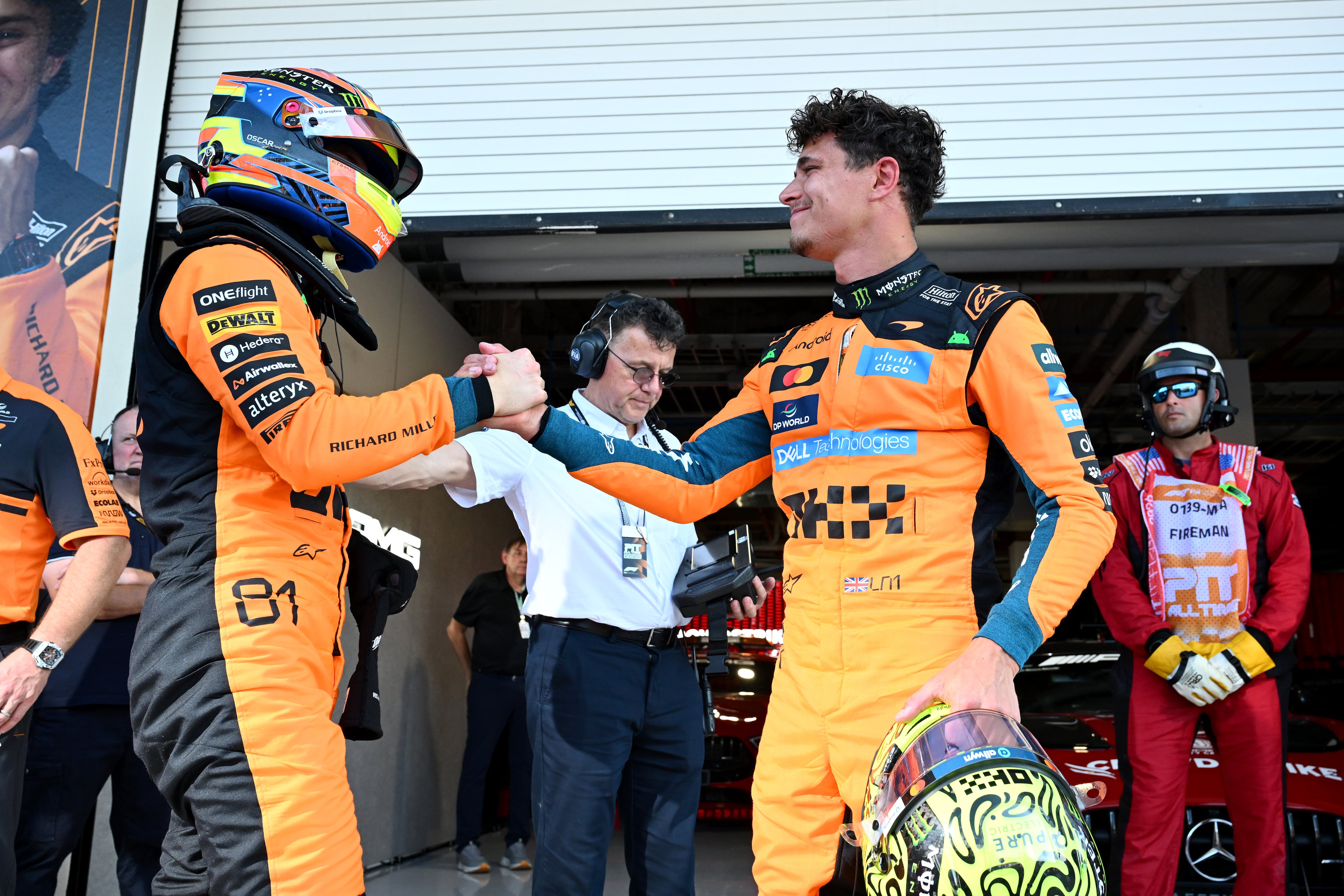 Lando Norris celebra con Piastri su primer puesto en la clasificación al sprint de Miami