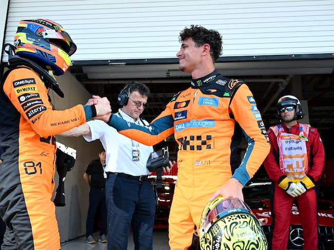 Lando Norris celebra con Piastri su primer puesto en la clasificación al sprint de Miami