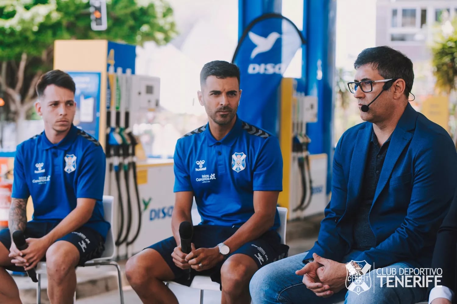 Mauro Pérez, durante la presentación de Ángel y Álvaro Romero.