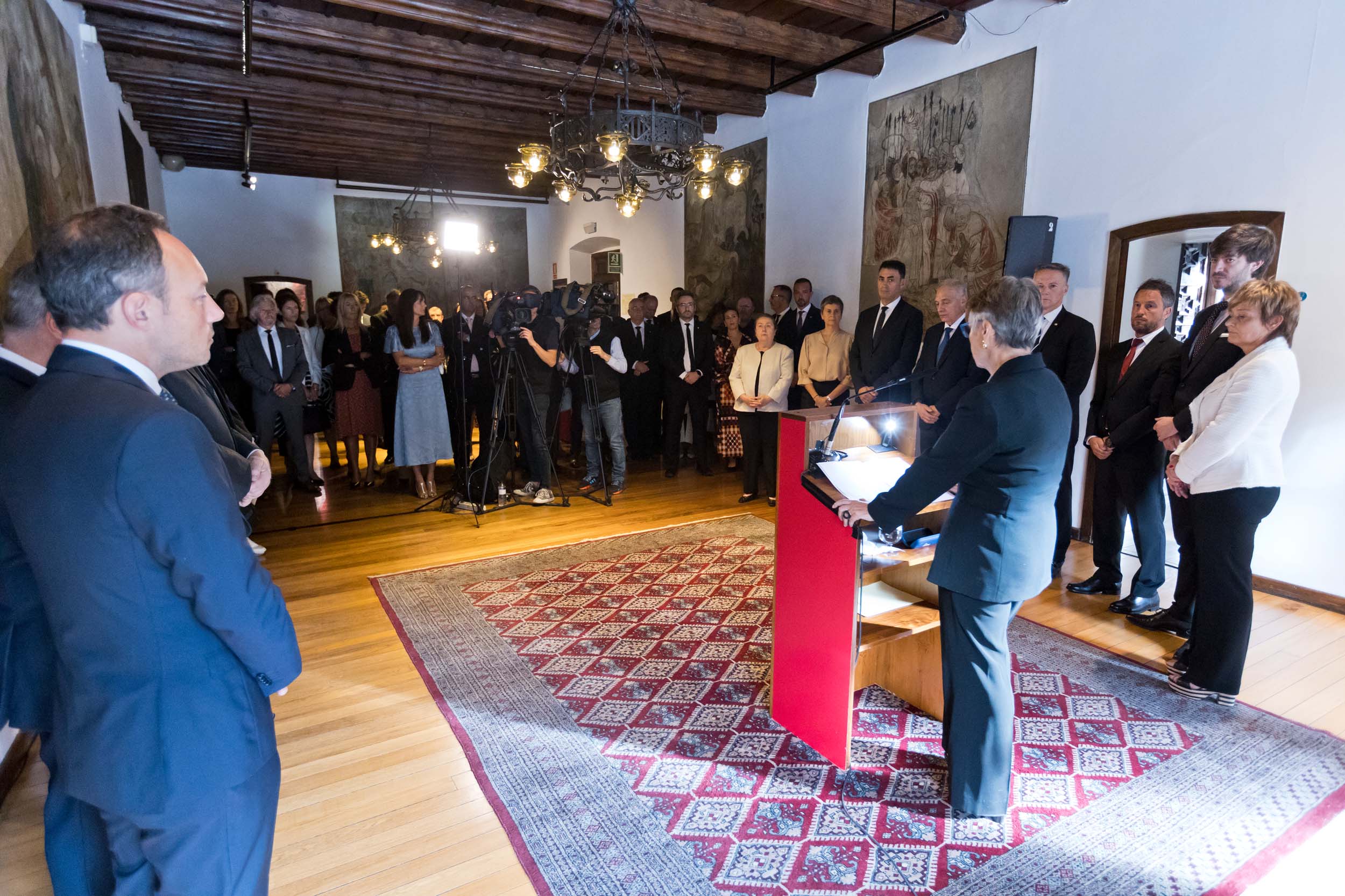 La Síndica General, Roser Suñé, pronunciant el discurs del dia de Meritxell.