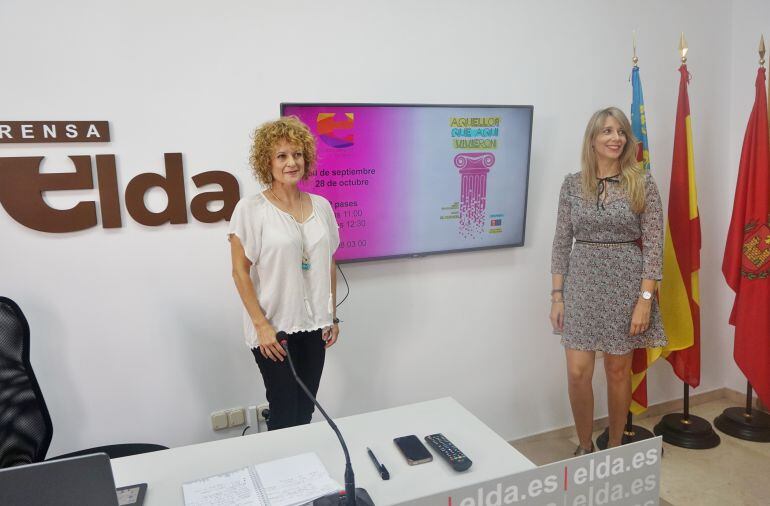 Begoña Tenés, conocida actriz eldense, junto a Belén Alvarado, edil de Turismo