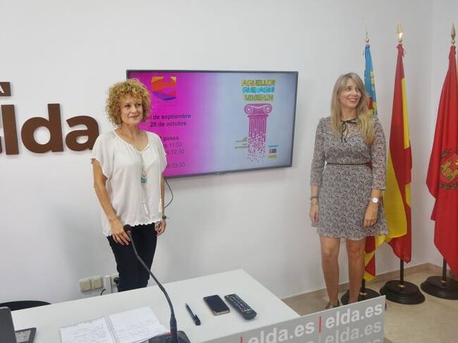 Begoña Tenés, conocida actriz eldense, junto a Belén Alvarado, edil de Turismo