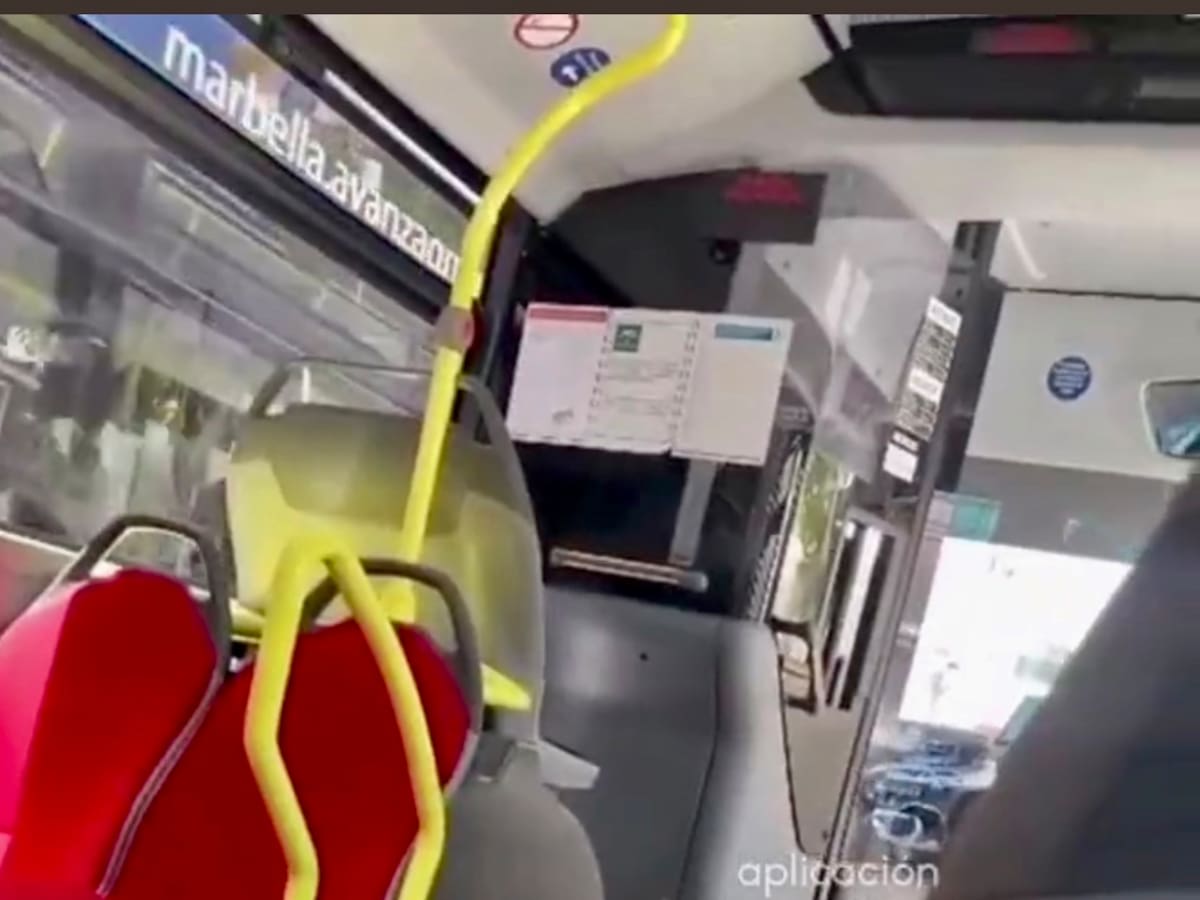 Los insultos de un conductor de autobús en Marbella a un viajero mayor por hablar con él