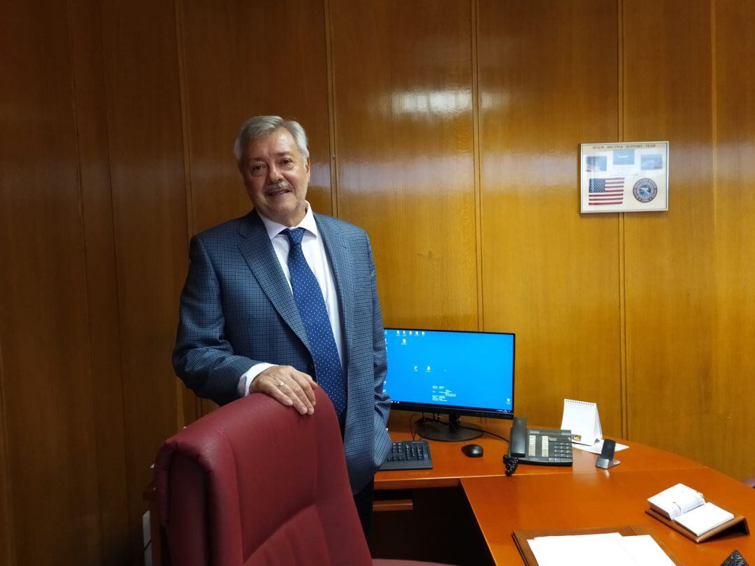 Luis Callén, en su despacho del Hospital Miguel Servet de Zaragoza 