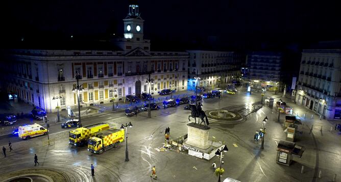 La Policía ha desalojado esta madrugada de nuevo la Puerta del Sol, donde permanecían medio centenar de &#039;indignados&#039;