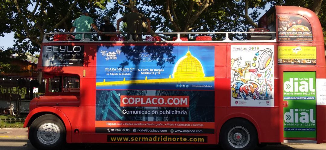 El bus de la Cadena SER en las fiestas de Sanse