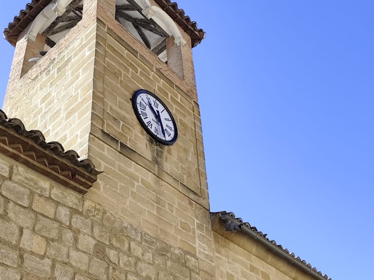 Begíjar recupera el emblemático reloj de la Torre del Concejo
