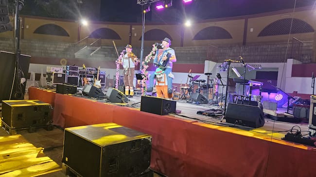 Momento de la actuación de Willy Folk