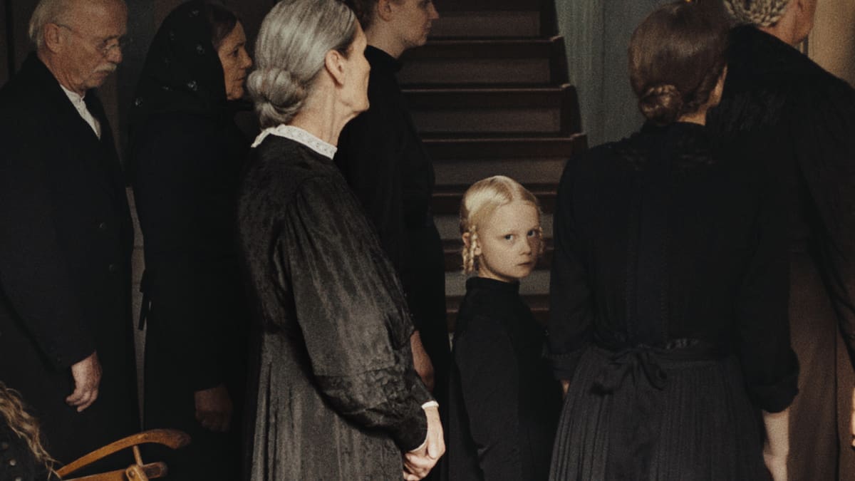 Cannes 2025 | 'Sound of falling', una ambiciosa y recargada mirada fantasmal al trauma de las mujeres