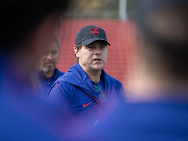 Mauricio Pochettino dirige un entrenamiento de la selección estadounidense