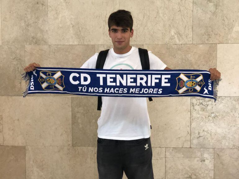 El centrocampista vasco es la primera cara nueva en el CD Tenerife