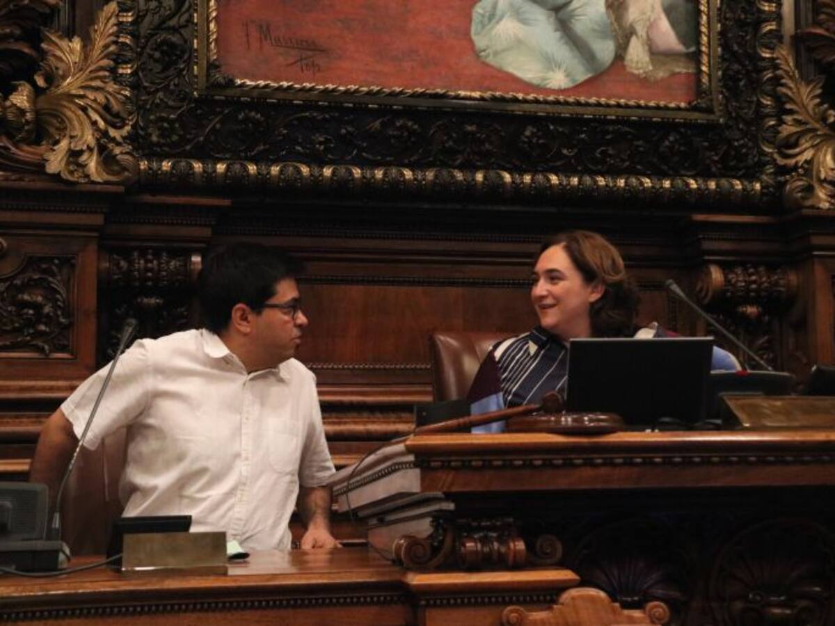 El ple reprova la gestió econòmica de Colau