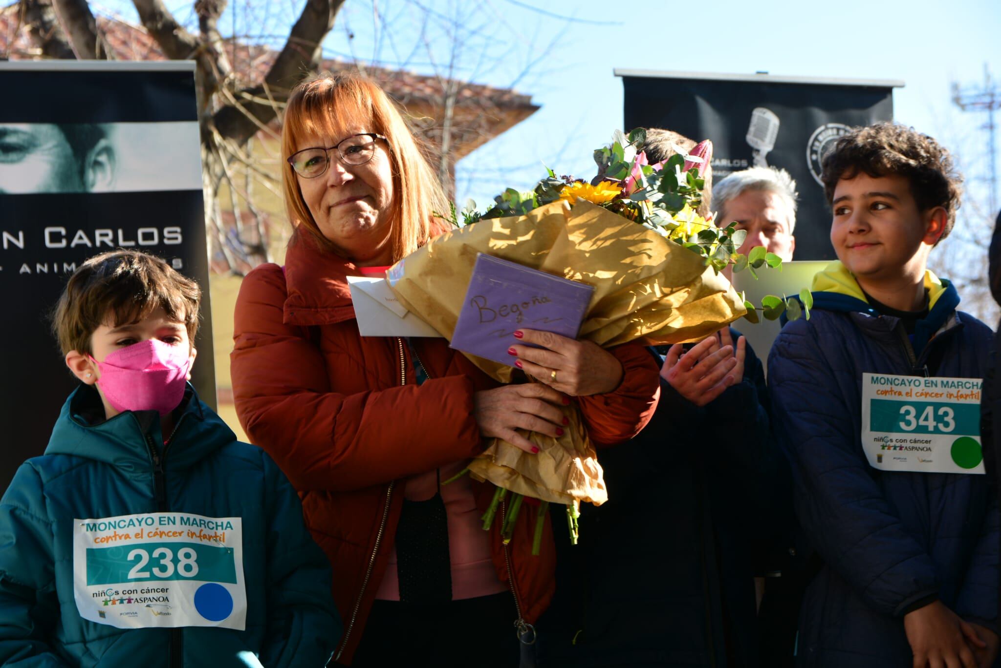 Los niños agradecen la labor de una de las enfermeras de oncopediatría del Hospital Infantil de Zaragoza