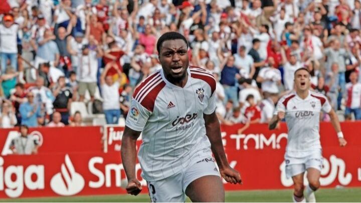 Boyomo celebra su gol ante el Cartagena