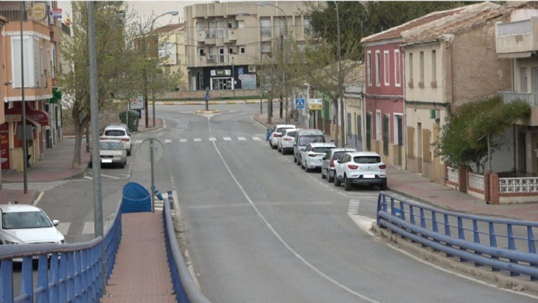 Comienzan las obras de renovación de redes en la avenida Cartagena de Alhama de Murcia.