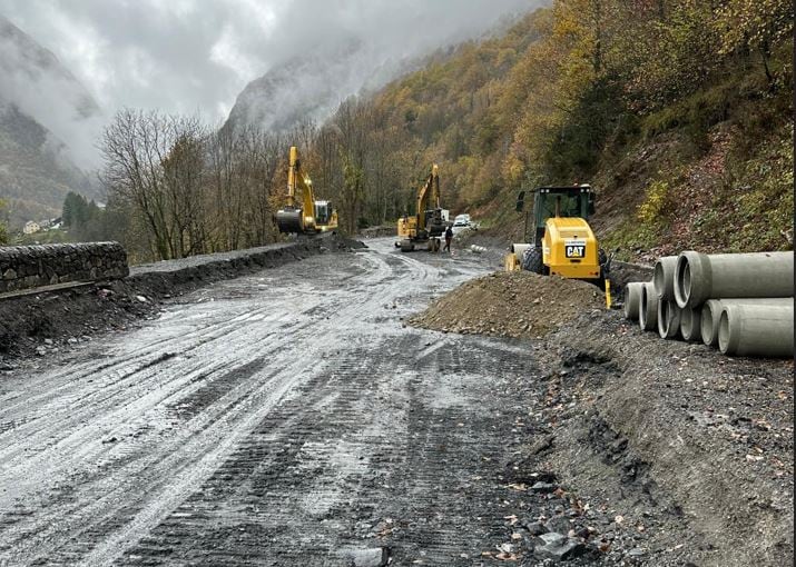 Estado actual de las obras en el socavón de la carretera en el lado francés del Somport