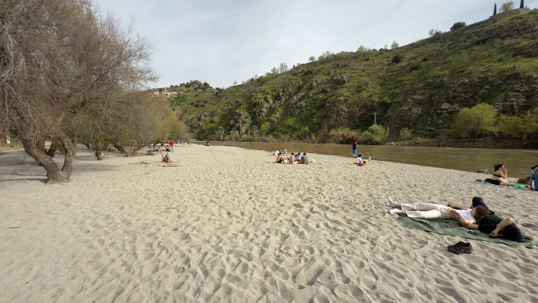 La crecida del río Tajo deja una imagen inusual en Toledo