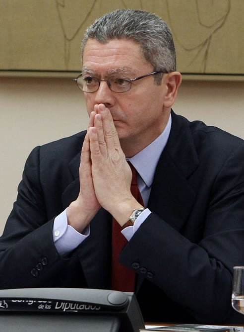 El ministro de Justicia, Alberto Ruiz-Gallardón, durante su comparecencia esta mañana a petición propia ante la Comisión de Justicia del Congreso para dar cuenta de sus planes al frente del Ministerio