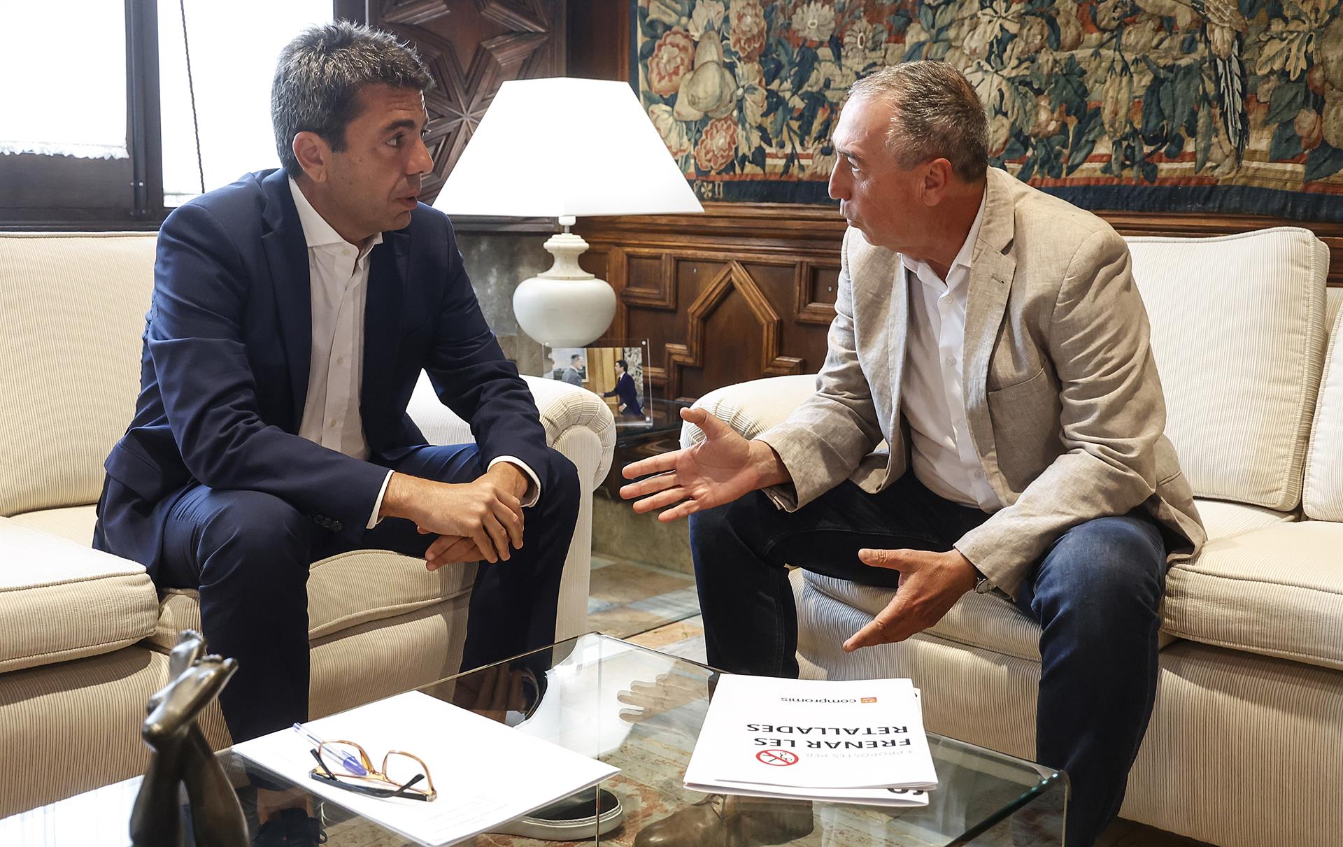 Carlos Mazón, a la izquierda, y Joan Baldoví, a la derecha, durante una reunión, en una imagen de archivo.