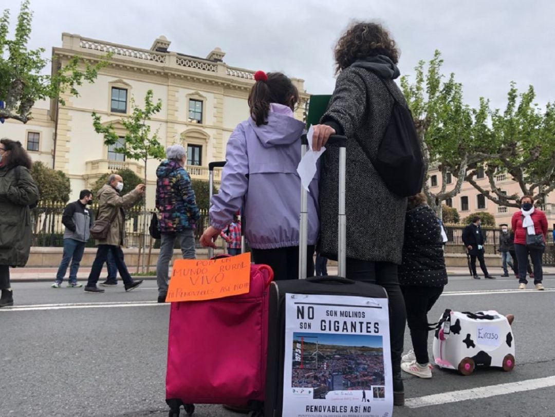 Imagen de la movilización contra los parques eólicos en Logroño el pasado 30 de abril.