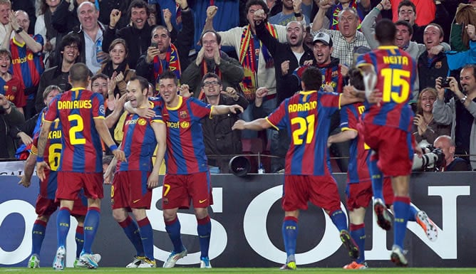 Los jugadores del FC Barcelona celebran el primer gol ante el Shakthar Donetsk