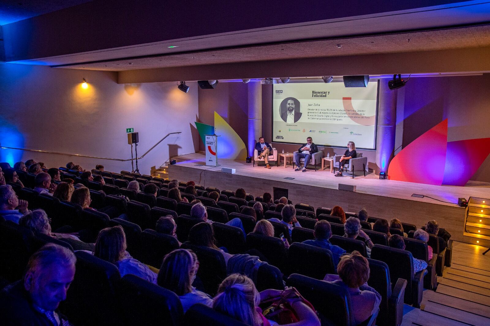 Mira Milosevich-Juaristi y Pedro Rodríguez dialogan con Juan Zafra sobre la invasión de Ucrania