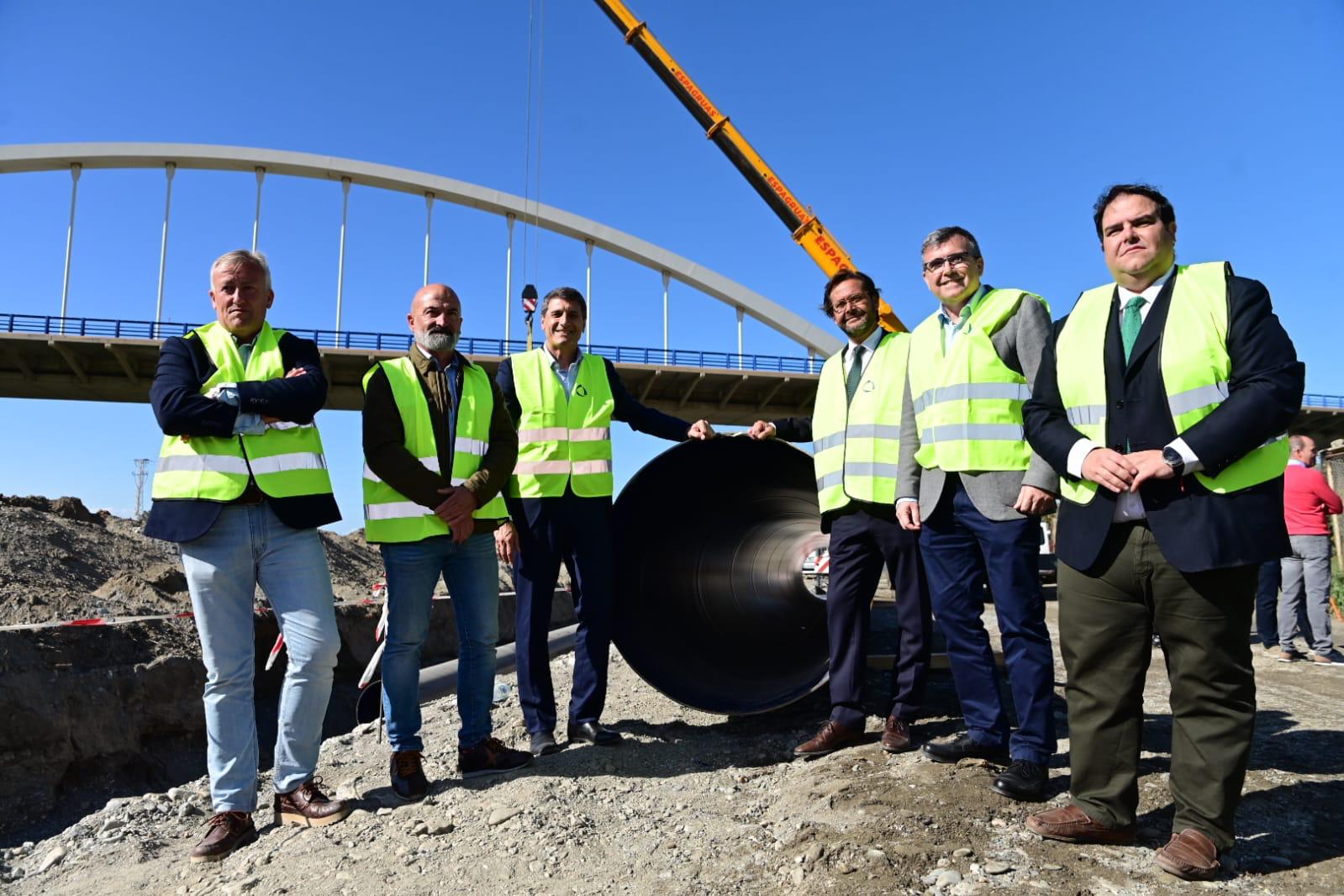 El Delegado del Gobierno de España en Andalucía, Pedro Fernández, visita las obras de Rules (Granada)