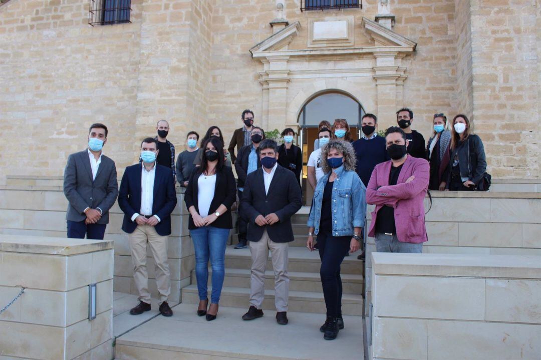 Un equipo de productores y localizadores audiovisuales, durante su visita a Montilla