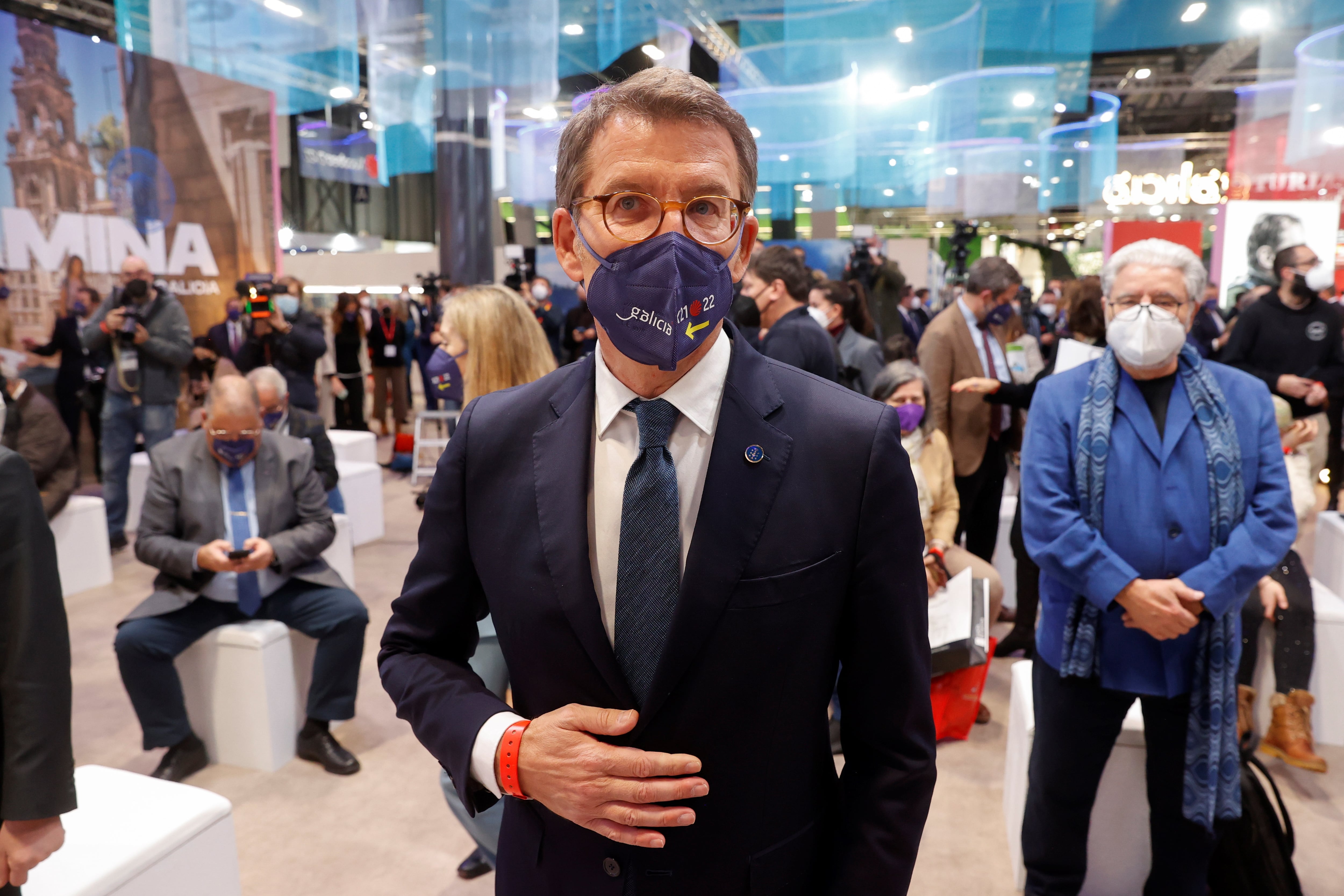 El presidente de la Xunta de Galicia, Alberto Núñez Feijóo en su visita al expositor de Galicia en Fitur