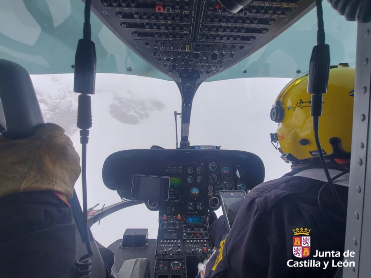 El Grupo de Rescate de la Junta y el GREIM auxilian a tres montañeros en el Espigüete