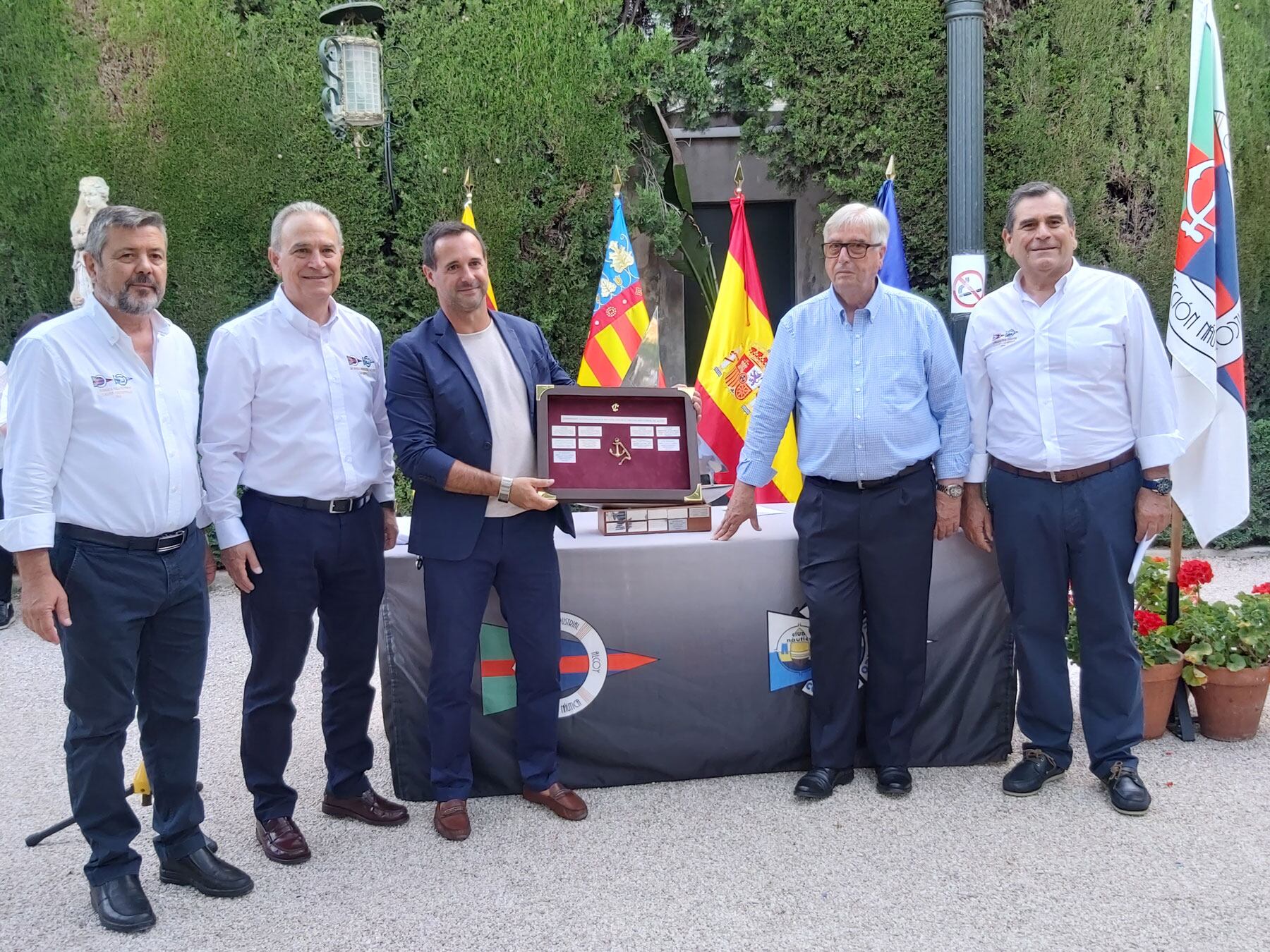 El Ruaj de Jorge Sanchis fue el primer barco alcoyano que cruzó la linea de meta