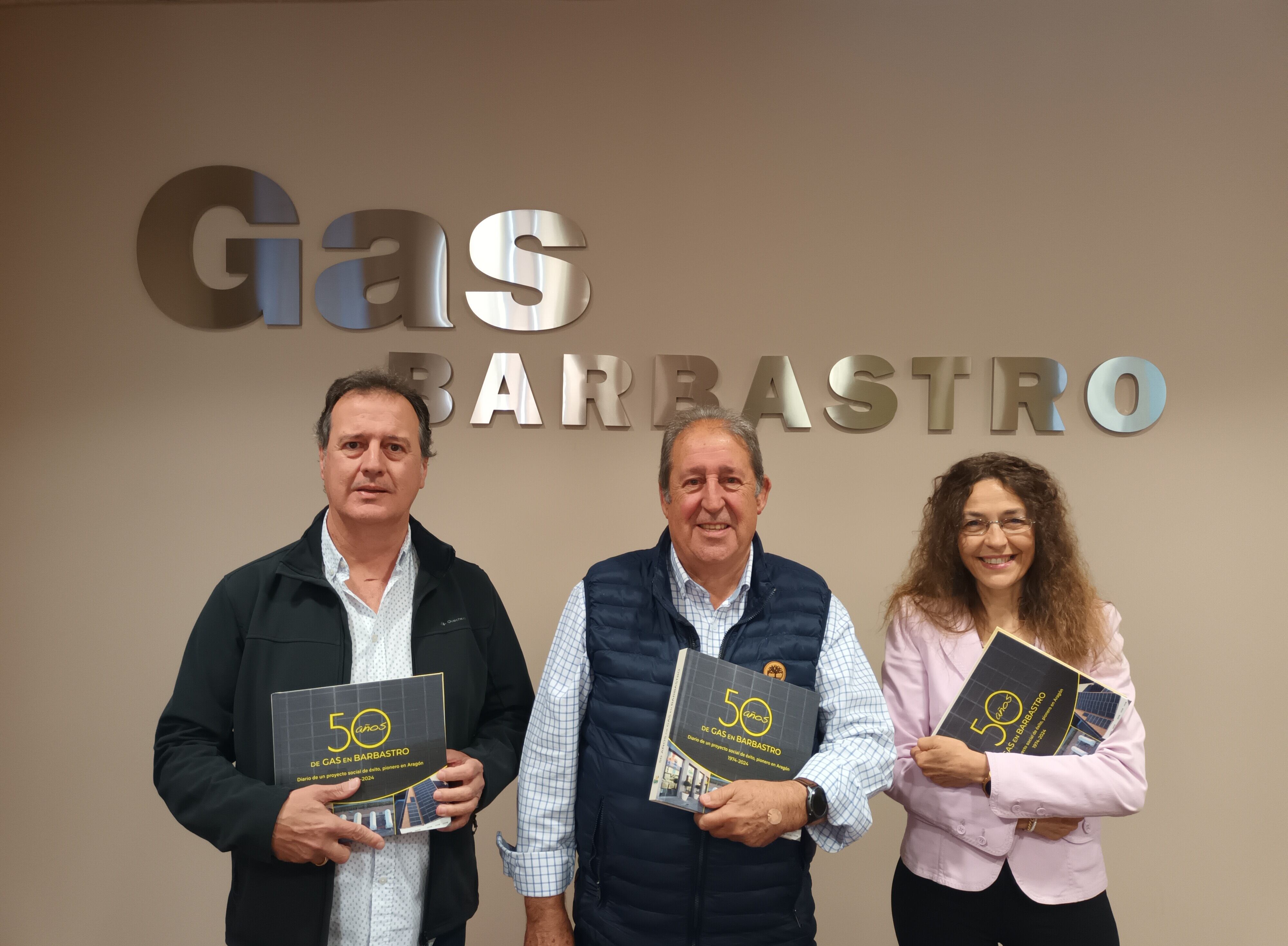 Diego Soto, Eduardo Puente y Macu Hervas en la presentación del libro del 50 aniversario