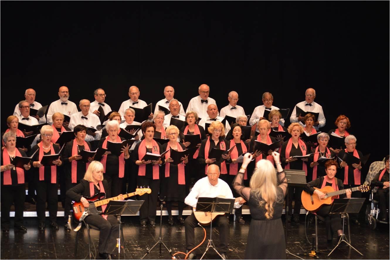 El Coro de Unzaga y el grupo de guitarristas Nahaste Music Group interpretarán canciones típicas en el Coliseo este sábado