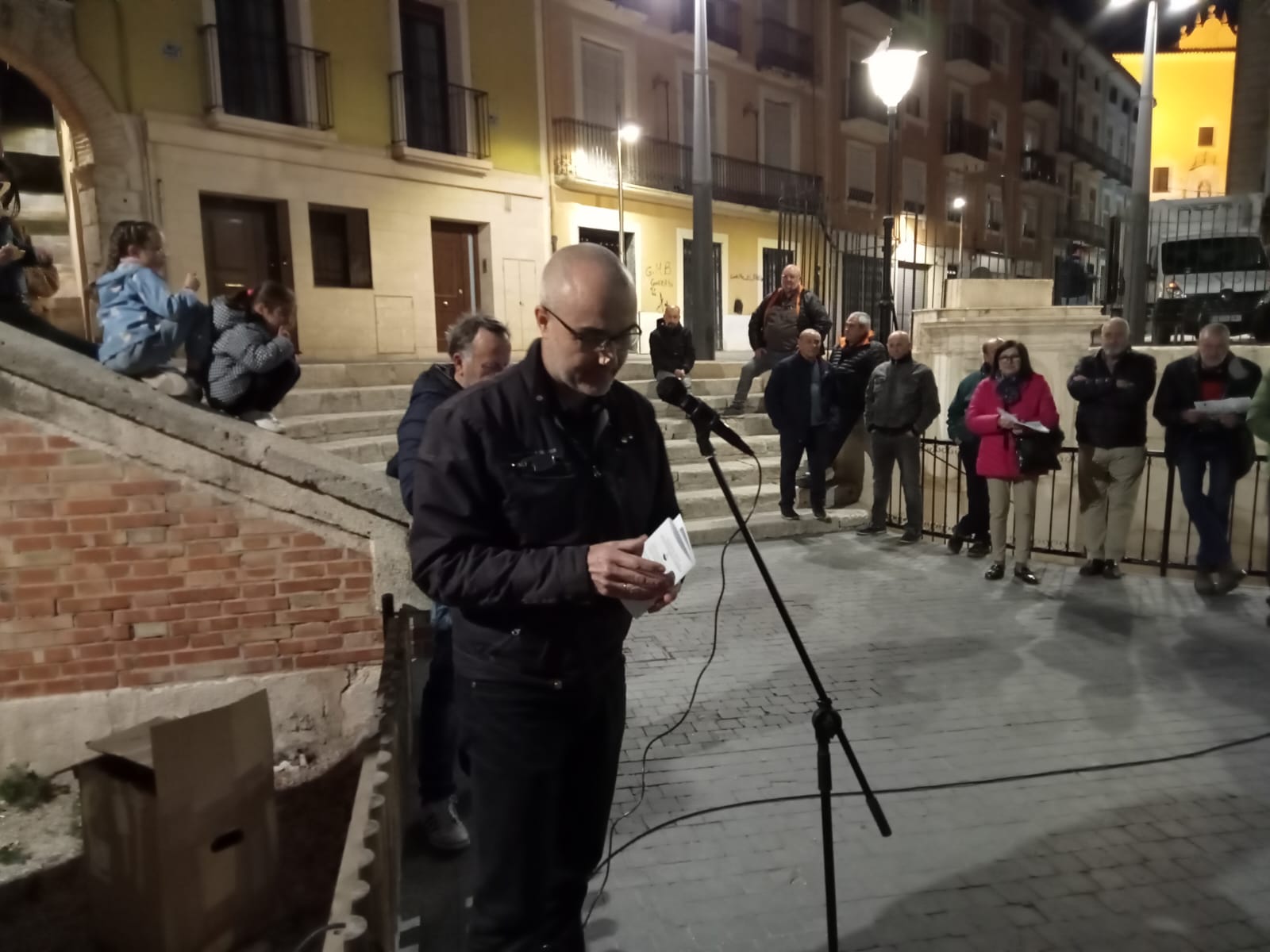 Lectura de los versos del Orejón