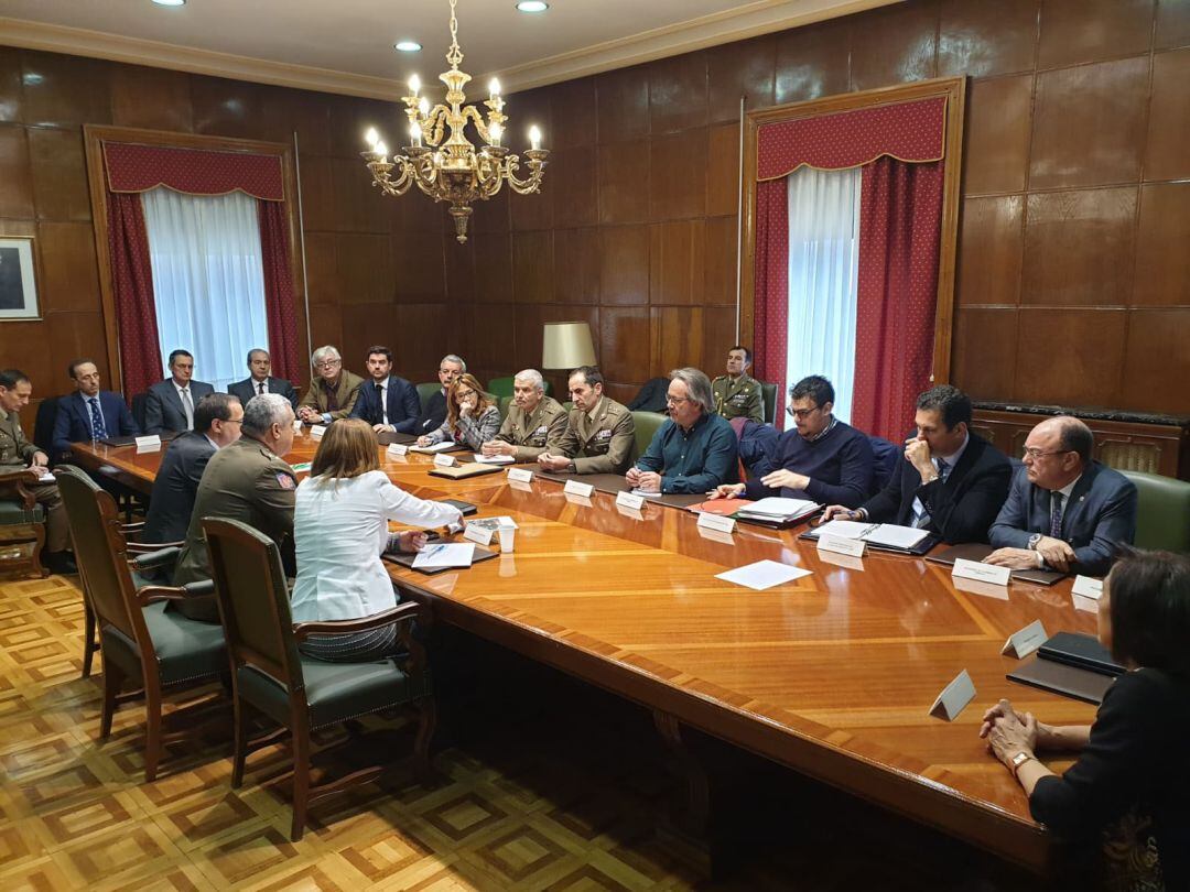 Reunión sobre el futuro del campamento militar de Montelarreina