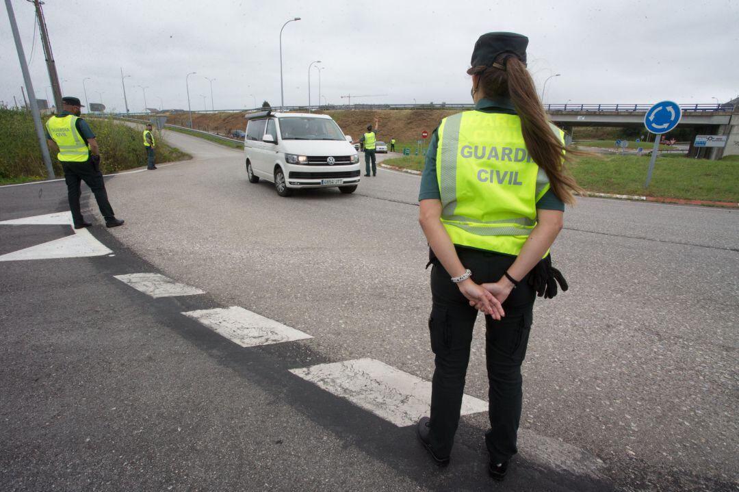 Punto de control de La Guardia Civil de Tráfico.