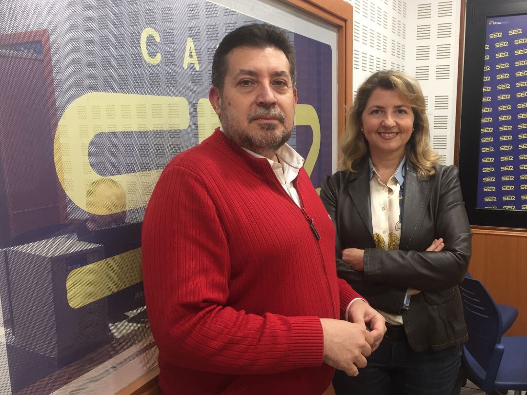 Los profesores del área de Economía Aplicada de la UCO, Fernando Lara y Rocío Muñoz. 