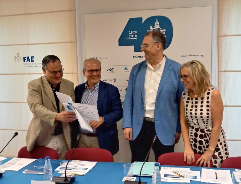 Los dirigentes de FAE Burgos en la presentación del Indice de Confianza Empresarial del primer semestre de 2018