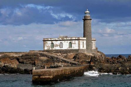 El faro de Punta Delgada está ubicado en la parte de la isla donde las mareas son más intensas