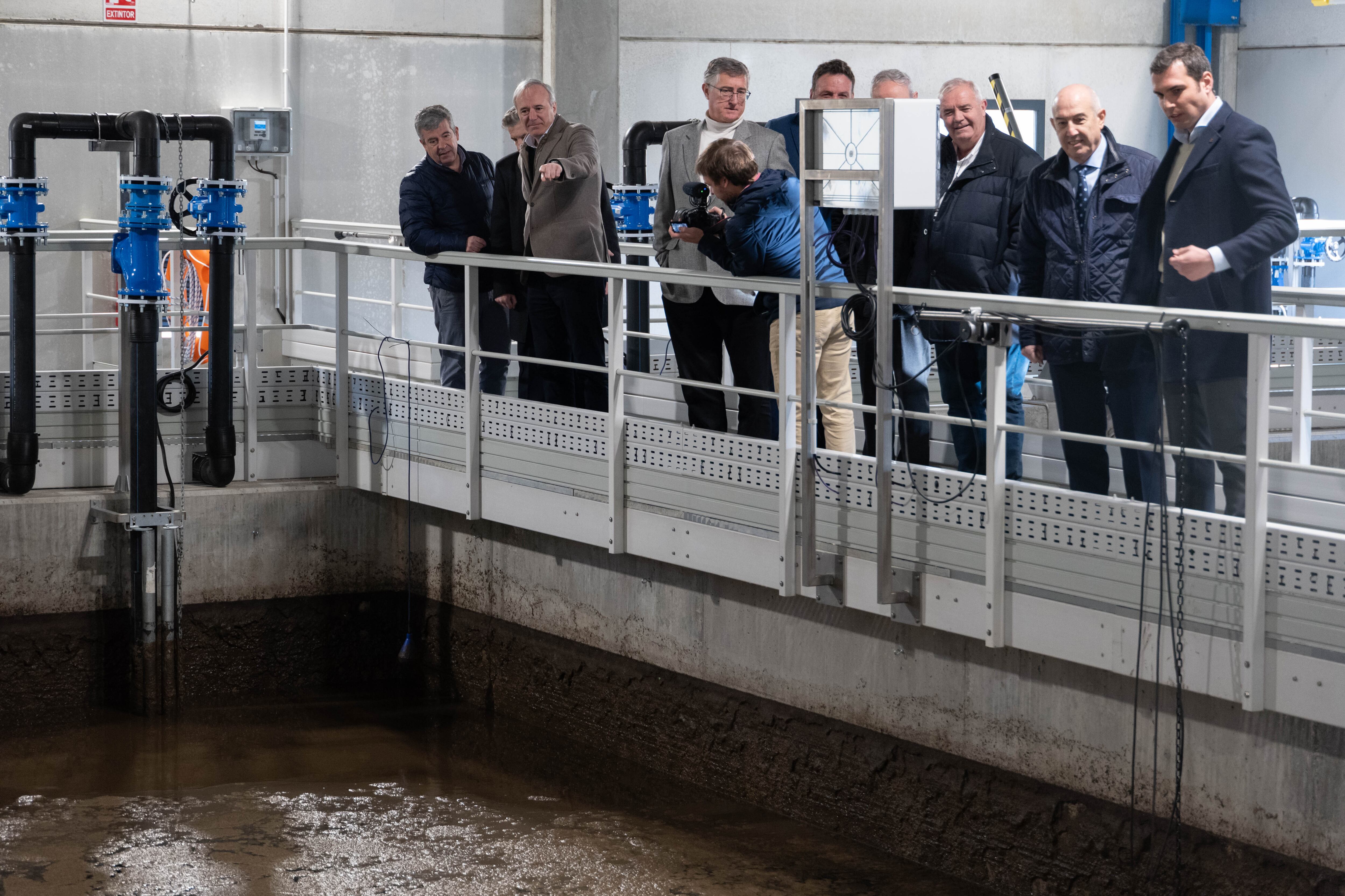 Azcón visita la Estación Depuradora de Aguas Residuales de Sallent de Gállego, en funcionamiento desde junio de 2023