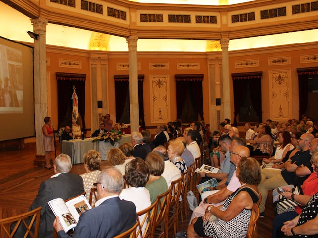 Vista general del Salón Rotonda durante la presentación de la revista