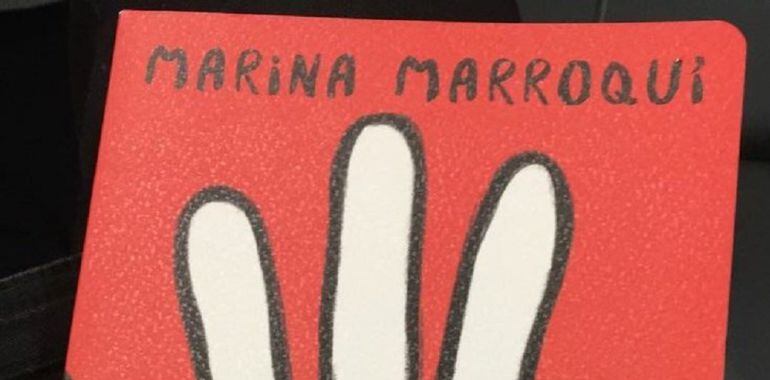 Libro de la autora Marina Marroquí "Eso no es amor"